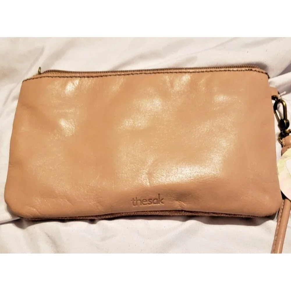 THE SAK Sanibel Charging Wristlet Mocha Sparkle - NWT - Practical and Fun!